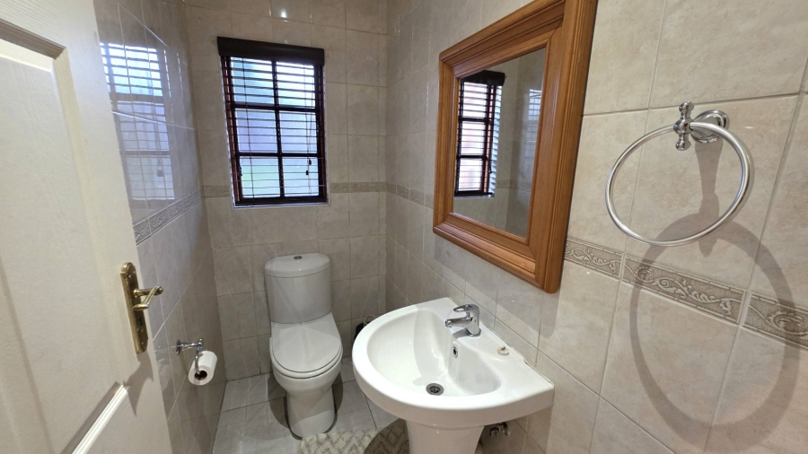3 Bedroom Property for Sale in Meerhof North West